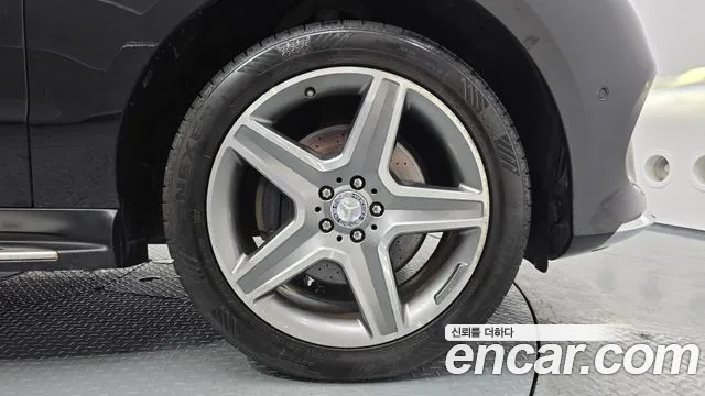 Mercedes-Benz GLE-Класс 2016 thumb 10