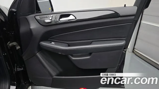 Mercedes-Benz GLE-Класс 2016 thumb 12