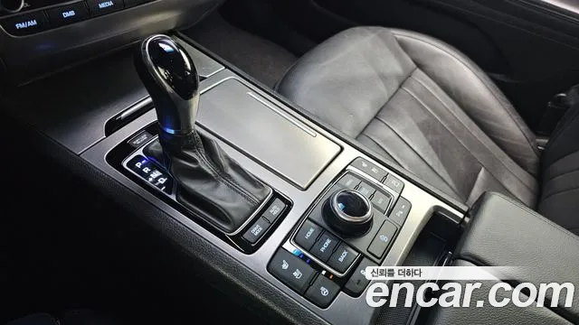 Hyundai Genesis 2015 thumb 3