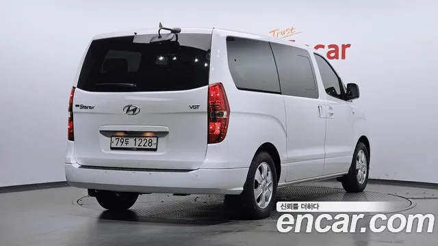 Hyundai Staria 2019 thumb 8