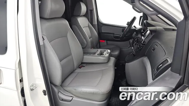 Hyundai Staria 2019 thumb 4