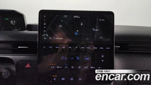 Hyundai Staria 2022 thumb 4