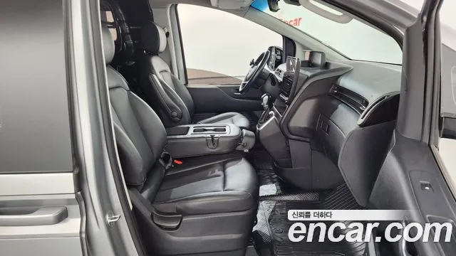 Hyundai Staria 2022 thumb 10