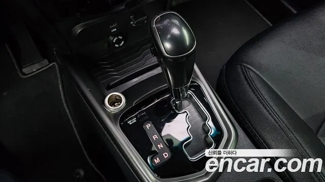 KGM Tivoli Air 2017 thumb 10