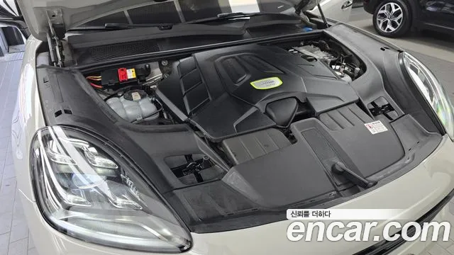 Porsche Cayenne 2022 thumb 11