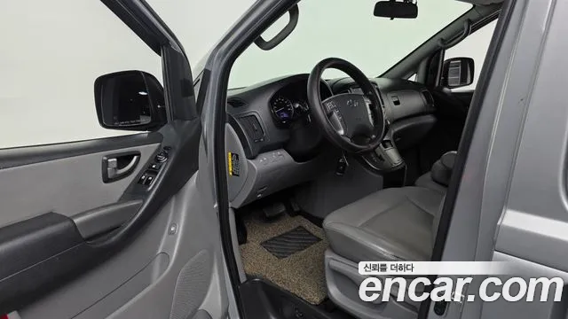 Hyundai Staria 2017 thumb 3