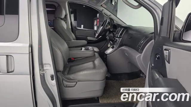 Hyundai Staria 2017 thumb 11