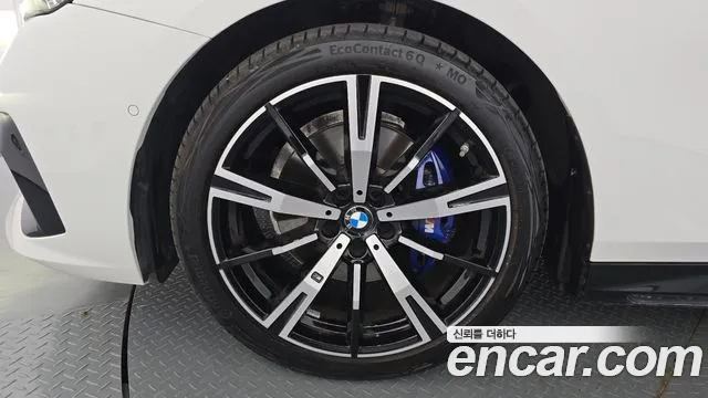 BMW 5 серии 2025 thumb 8