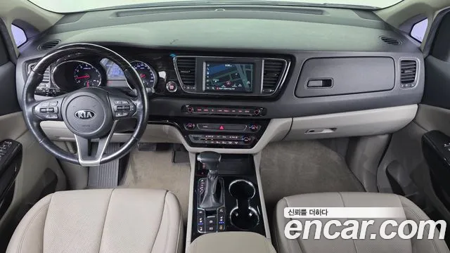 Kia Carnival 2019 thumb 4
