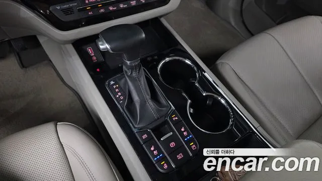 Kia Carnival 2019 thumb 11
