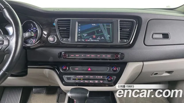 Kia Carnival 2019 thumb 9