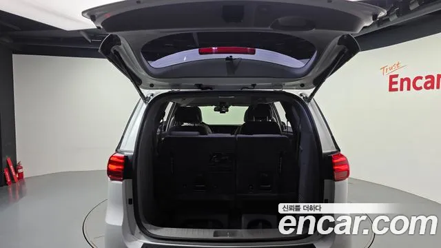 Kia Carnival 2019 thumb 12