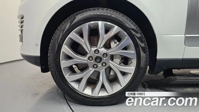 Land Rover Range Rover 2018 thumb 10