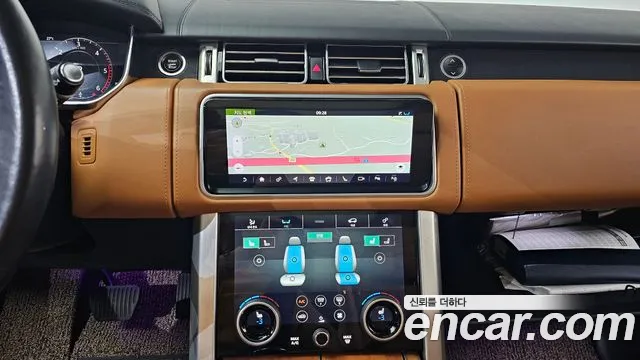 Land Rover Range Rover 2018 thumb 3