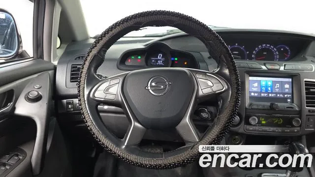 KGM Korando 2015 thumb 10