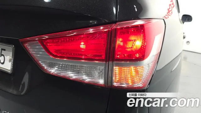 KGM Korando 2015 thumb 4