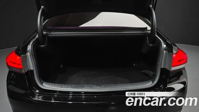 Hyundai Genesis 2014 thumb 2