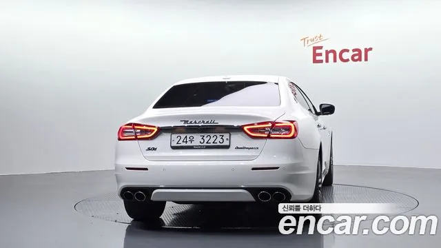 Maserati Quattroporte 2018 thumb 11