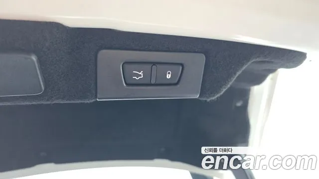 Maserati Quattroporte 2018 thumb 5