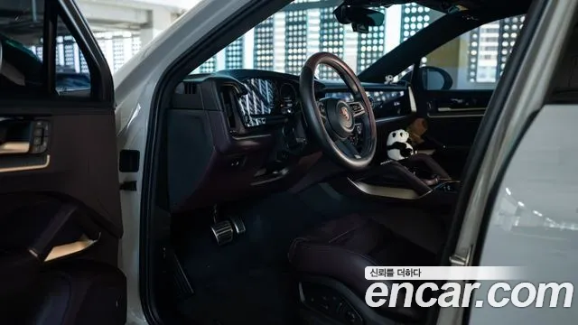 Porsche Cayenne 2025 thumb 7