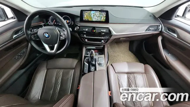 BMW 5 серии 2018 thumb 2