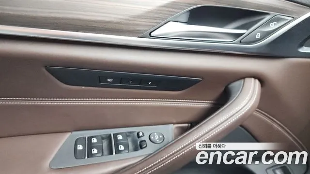 BMW 5 серии 2018 thumb 10