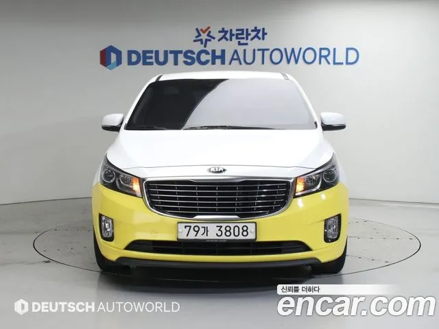Kia Carnival 2015 thumb 3