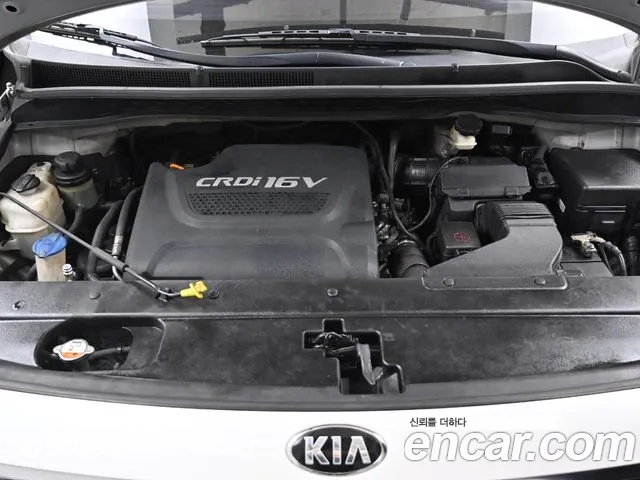 Kia Carnival 2015 thumb 6