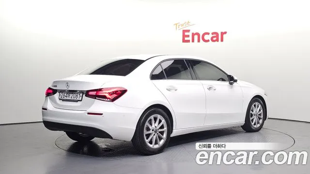 Mercedes-Benz A-Class 2020 thumb 2