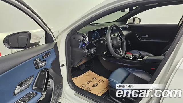 Mercedes-Benz A-Class 2020 thumb 10