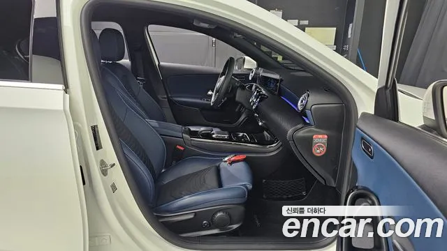 Mercedes-Benz A-Class 2020 thumb 12