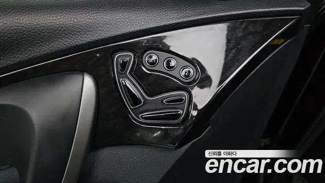 Hyundai Grandeur 2015 thumb 8