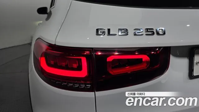 Mercedes-Benz GLB 2022 thumb 11