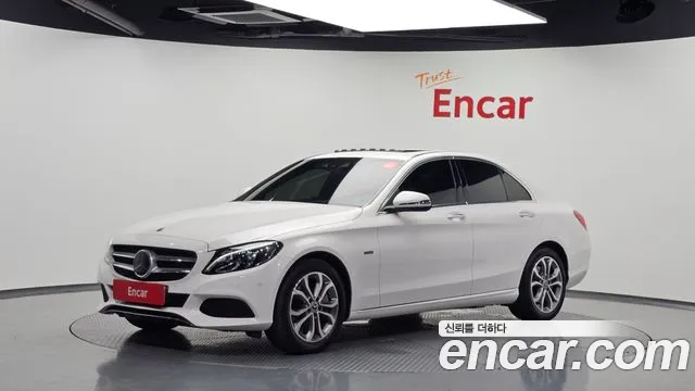 Mercedes-Benz C-Class 2018 thumb 10