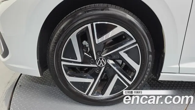 Volkswagen Jetta 2023 thumb 6