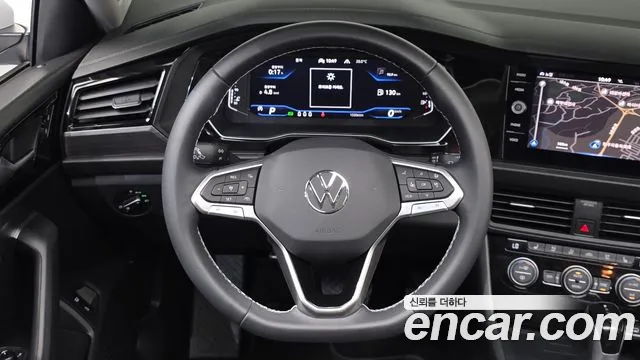 Volkswagen Jetta 2023 thumb 2