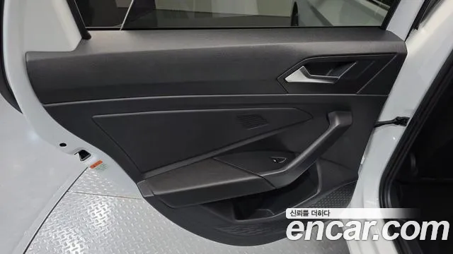 Volkswagen Jetta 2023 thumb 7