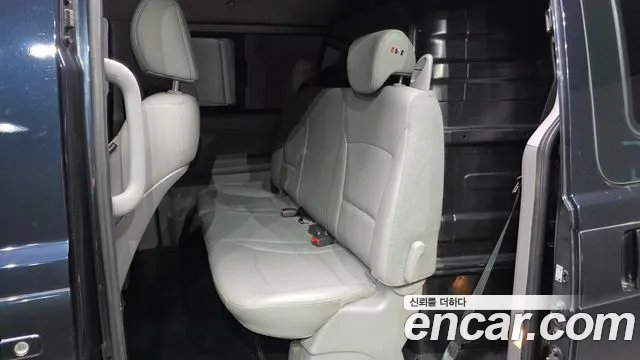 Hyundai Staria 2020 thumb 10