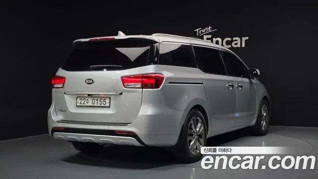 Kia Carnival 2016 thumb 8