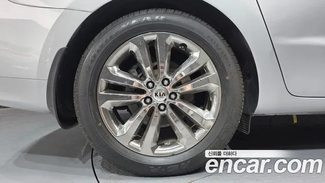 Kia Carnival 2016 thumb 5