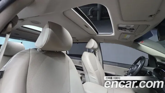 Kia Carnival 2016 thumb 7
