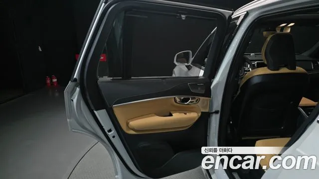 Volvo XC90 2025 thumb 5