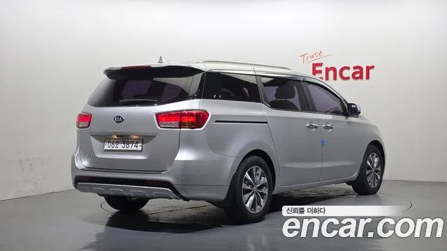 Kia Carnival 2016 thumb 7