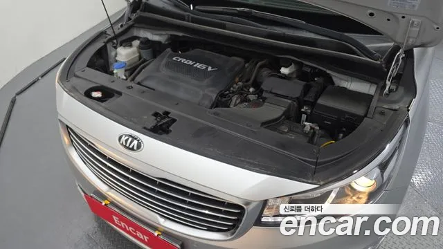 Kia Carnival 2016 thumb 5