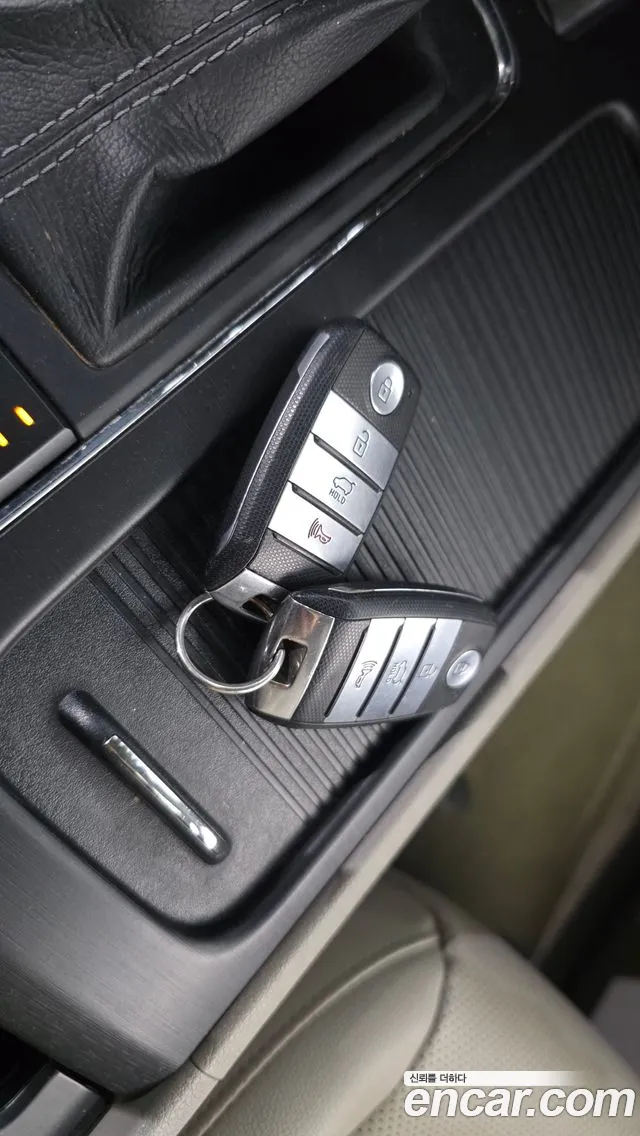 Kia Carnival 2016 thumb 12