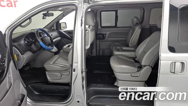 Hyundai Staria 2019 thumb 4