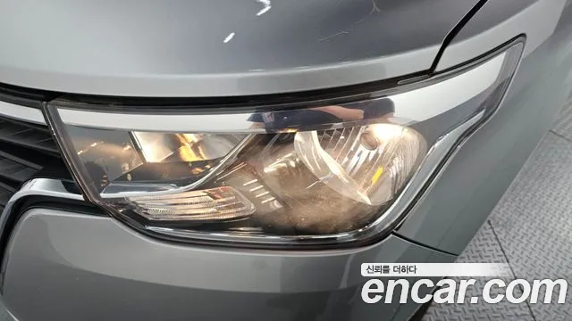 Hyundai Staria 2019 thumb 7