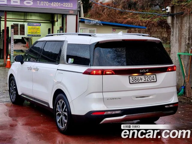 Kia Carnival 2021 thumb 2