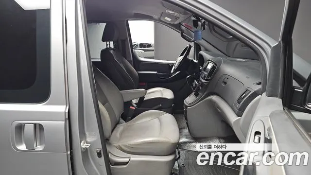 Hyundai Staria 2020 thumb 9