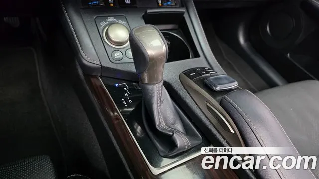 Lexus ES 300h 2018 thumb 9